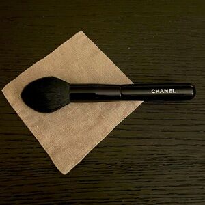 LES PINCEAUX DE CHANEL Powder Brush N°106